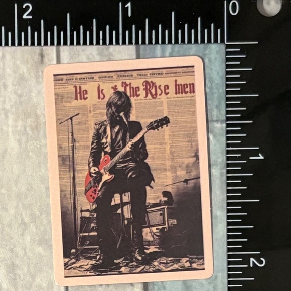 🌀10/$10🌀 Vintage Magazine Reusable Vinyl Sticker Decal - Picture 1 of 1